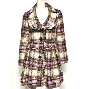 Very visually interesting dropped waist coat